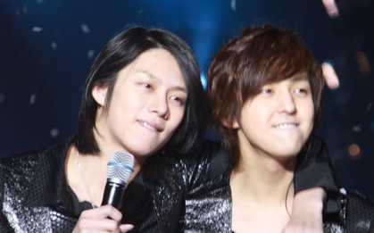 4 năm sau khi rời Super Junior, cựu thành viên Kibum mới tái ngộ đàn anh Heechul trên show thực tế