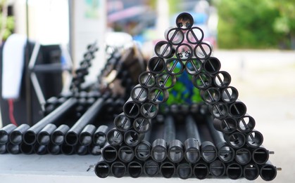 Học cách "tập đoàn trăm tuổi" tái chế rác thải, biến nhựa thành nhà ở dành cho cá