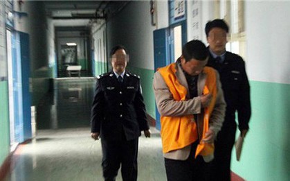 Tên trộm "dị nhất quả đất": Lẻn vào nhà thấy nghèo quá, bèn nấu mì cho con của khổ chủ ăn sáng