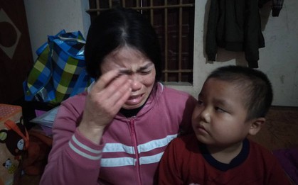 Câu hỏi của con trai 7 tuổi mắc bệnh ung thư máu khiến người mẹ khóc nghẹn: “Nếu bán nhà thì mẹ con mình ở đâu hả mẹ?”