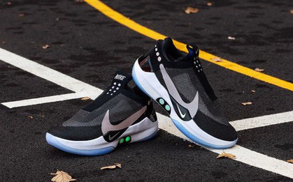 Trên tay giày tự thắt dây, điều khiển bằng ứng dụng di động của Nike
