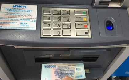 Sẽ xử phạt ngân hàng để máy ATM hết tiền, không hoạt động