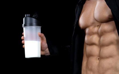 Dân tập thể hình đua nhau mua sữa mẹ về uống như thần dược