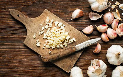 Những cách chữa bệnh bằng tỏi sai lầm nhưng nhiều người vẫn liều mình áp dụng