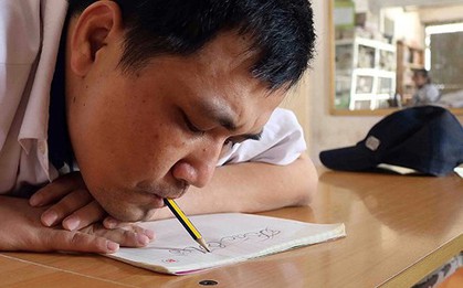 Chuyện cổ tích về chàng trai viết chữ bằng… miệng
