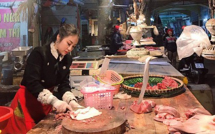Cô nàng Bắc Ninh bỗng dưng bị chỉ trích "làm màu" vì trang điểm đậm, mặc váy xòe ngồi bán thịt, sự thật là...