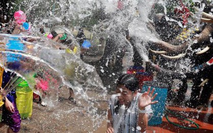 Thái Lan tưng bừng hoạt động mừng Lễ hội té nước Songkran
