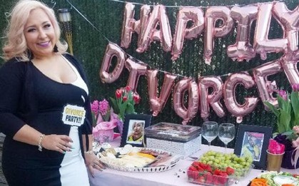 14 năm đấu tranh không mệt mỏi mới ly dị được chồng, người phụ nữ hạnh phúc mở bữa tiệc ly hôn to hơn cả đám cưới để ăn mừng