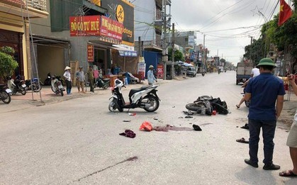2 xe máy va chạm, 5 người thương vong