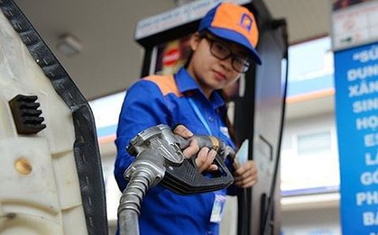 Giá xăng tiếp tục tăng mạnh vượt ngưỡng 22.000 đồng/lít