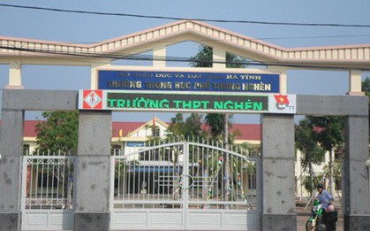 Hà Tĩnh: Hiệu trưởng cảnh báo 89 học sinh 12 trượt tốt nghiệp, phụ huynh "hết hồn"