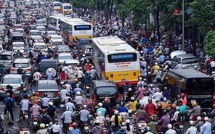 Chủ tịch Hà Nội: "Đủ điều kiện sẽ đẩy nhanh việc cấm xe máy"