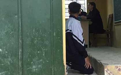 Học sinh bị phạt quỳ trong lớp: Bênh không đúng là hại con mình