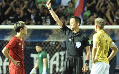 Văn Toàn lý giải về chiếc thẻ vàng khó hiểu, Công Phượng báo bình an sau trận gặp Thái Lan