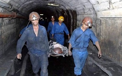 Bục túi nước mỏ than, hai công nhân thương vong