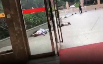 Đang nói chuyện video call, bỗng con gái biến mất trước mắt, ông bố hoảng hốt phát hiện đầu dây bên kia xảy ra một sự việc kinh khủng