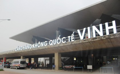 Sự thật nam tài xế cho khách đi nhờ xe bị nhân viên an ninh sân bay Vinh chặn đầu rồi khóa bánh ô tô