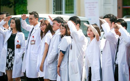 Hôm nay Bộ GD&ĐT công bố điểm sàn nhóm ngành Sư phạm, Sức khỏe