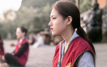 Lên chùa tu, nữ sinh Ninh Bình "gây sốt" khi tình cờ lọt vào ống kính nhiếp ảnh