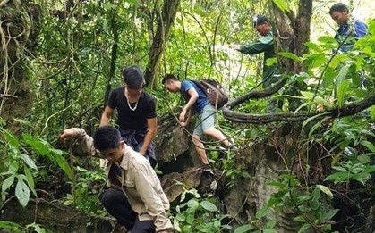 Đùm cơm nắm, bánh mỳ lên núi đào đá, nhiều người đổi đời sau một đêm