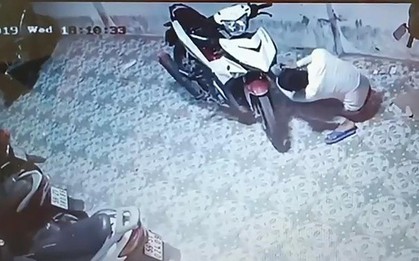 Nhóm trộm bẻ khóa xe Exciter chỉ bằng cọng kẽm ở TP.HCM