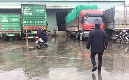Sét đánh xe cẩu hàng cửa khẩu Hữu Nghị, hai công nhân thương vong