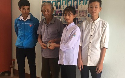 Nhặt được 14 triệu đồng, hai học sinh THPT tìm người trả lại