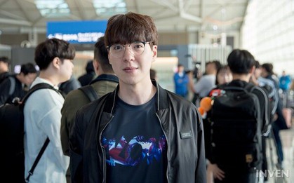 Sắp lấy vợ nhưng vẫn quyết tâm leo hạng, HLV KkOma của SKT T1 xứng đáng là game thủ của năm