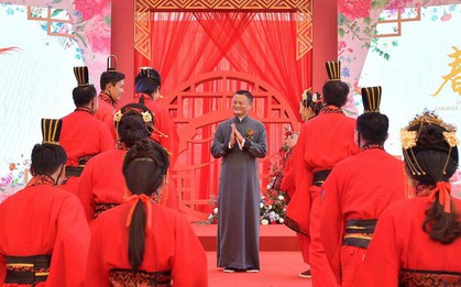 Ai cũng muốn có cuộc đời trong mơ như Jack Ma: Tuổi trẻ xông pha, tay trắng liều mình lập công ty, quyết định nghỉ hưu khi đã là tỷ phú giàu nhất Trung Quốc, hưởng tuổi già từ tuổi 55 để làm từ thiện cho đời