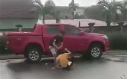 Hà Tĩnh: Cựu cán bộ công an đánh vợ cũ dã man tại sân bệnh viện