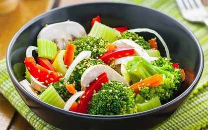 Cách ăn rau tưởng ngon, lành mạnh nhưng "phá hoại" cơ thể bạn