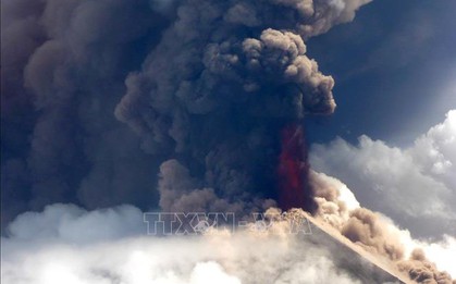 Núi lửa Ulawun ở Papua New Guinea lại phun trào, nhiều người phải sơ tán