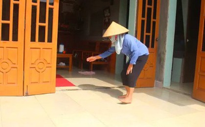 Chồng bắt xe ôm đến nhà chém vợ và bạn trai của vợ trọng thương