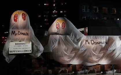 Burger King "cà khịa" cực mạnh khi hóa trang thành McDonald’s để đón Halloween