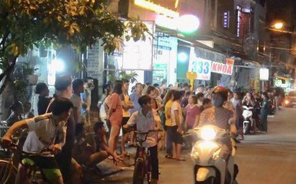 Hàng trăm người hiếu kì xem công an điều tra vụ thanh niên treo cổ chết trong phòng trọ