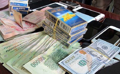 Thua 200 triệu đồng vừa vay, rút súng bắn và cướp 205 triệu đồng ngay trên sới bạc