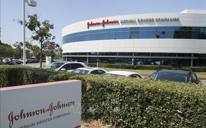Thẩm phán giảm hơn 100 triệu USD cho​ Johnson & Johnson... do tính nhầm tiền phạt
