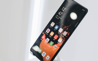 Cận cảnh smartphone camera ẩn dưới màn hình, không có cổng sạc của Oppo
