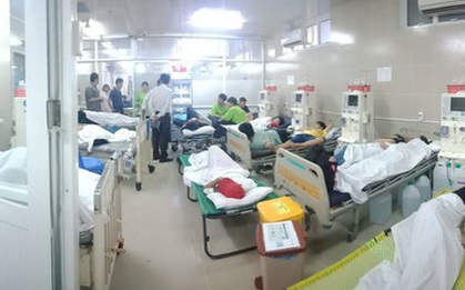 Gần 100 học sinh trung học cùng giáo viên nghi ngộ độc do ăn xôi gà khi đi du lịch ở Sài Gòn