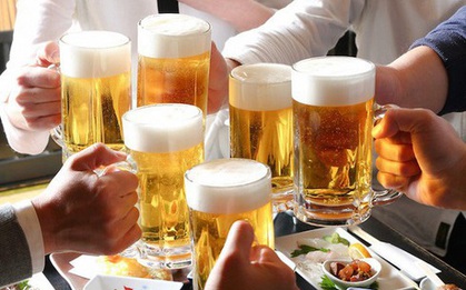Rượu, bia ngày Tết: Bộ Y tế khuyến cáo mỗi ngày không uống quá 2 lon bia