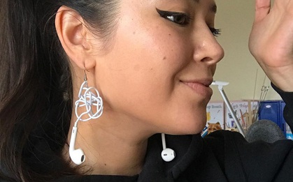 Đang yên đang lành bỗng nổi lên trend khuyên tai làm từ EarPods rối dây, giá tận gần 1 triệu đồng