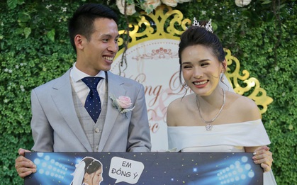Tuyển thủ Việt Nam nổi tiếng là thế, nhưng về nhà bị vợ tuyên bố xanh rờn: "Ông về nhà cũng chỉ là người thường thôi"