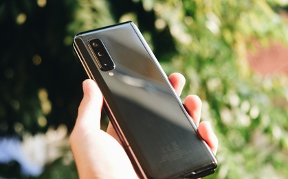 Dùng Galaxy Fold không dán màn hình: Chiếc máy của tôi bây giờ ra sao?