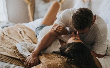 "Quan hệ vợ chồng" ở thời điểm này trong ngày không chỉ gia tăng hòa hợp mà còn nhận về loạt lợi ích tốt hơn cả dùng thuốc bổ