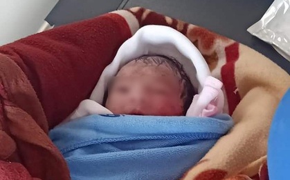 Bé gái sơ sinh bị bỏ rơi dưới trời nắng nóng ở Thái Bình: Nỗi đau tột cùng khi người vứt bỏ chính là con dâu của người phát hiện