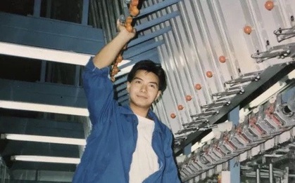Cô gái khoe bố thời trẻ đẹp như diễn viên TVB, đứng chờ tàu cũng được hỏi muốn làm idol không?