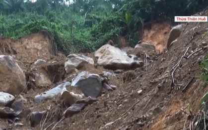 Sạt lở Rào Trăng 3: Vẫn bị chia cắt trên đường 71, còn 3km nữa mới đến điểm các nạn nhân gặp nạn