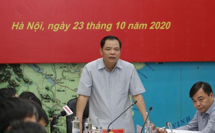 “Chưa bao giờ một tháng có 5 cơn bão trên Biển Đông”