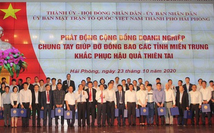 Gần 2 tiếng kêu gọi, các nhà hảo tâm ủng hộ miền Trung gần 90 tỉ đồng