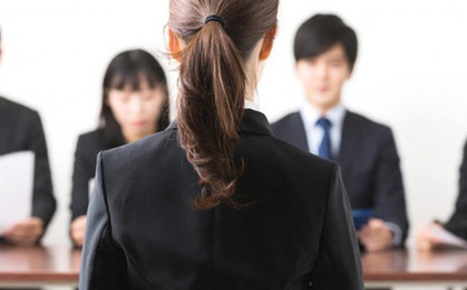 Vòng phỏng vấn cuối, giám khảo hỏi: "Bạn có thể làm gì để giúp công ty trốn 500 triệu tiền thuế?", cô gái trả lời bằng 1 hành động, lập tức trúng tuyển vị trí trợ lý tài vụ